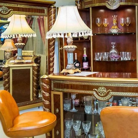 Room In Lodge - Apartment Royale Hotel-3 Bd Apartment Икеджа Екстериор снимка