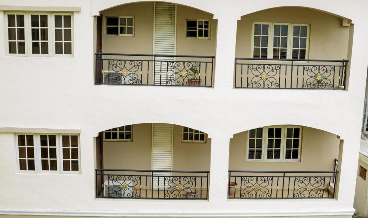 Room In Lodge - Apartment Royale Hotel-3 Bd Apartment Икеджа Екстериор снимка