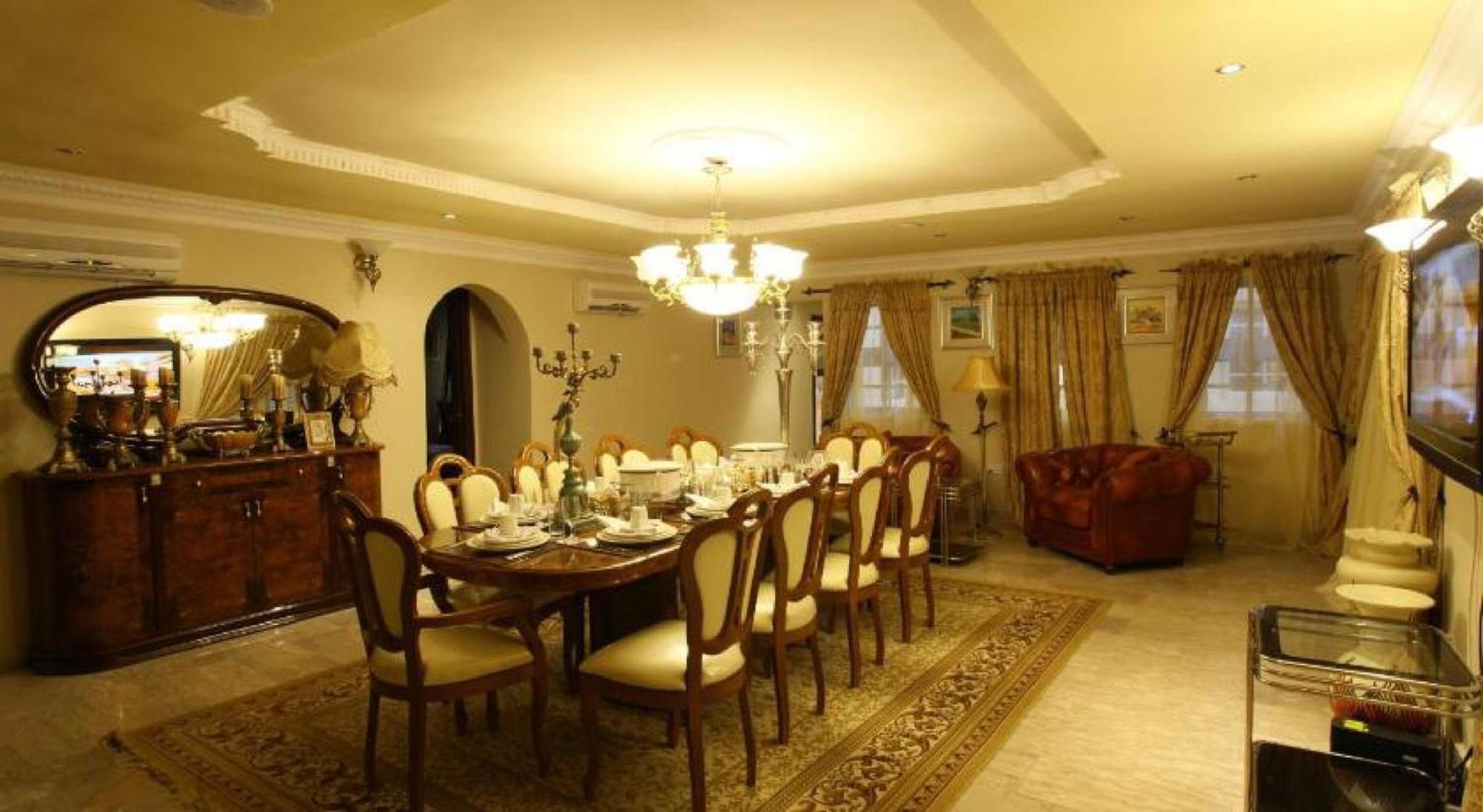 Room In Lodge - Apartment Royale Hotel-3 Bd Apartment Икеджа Екстериор снимка